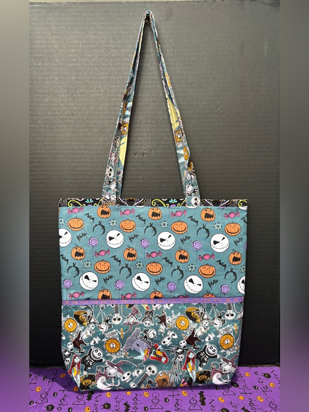 Nightmare Before Christmas Halloween Quilted Tote Bag & Phone Pouch W/Bracelets - Picture 2 of 7